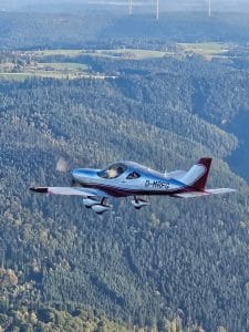 Bristell auf dem Flug nach Riedlingen